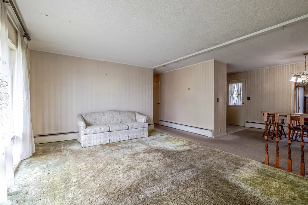 12 Birch Hill Road Hooksett NH 03106