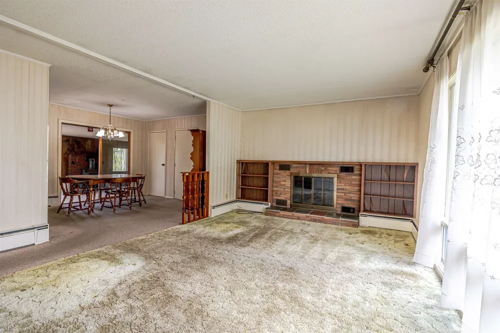 12 Birch Hill Road Hooksett NH 03106