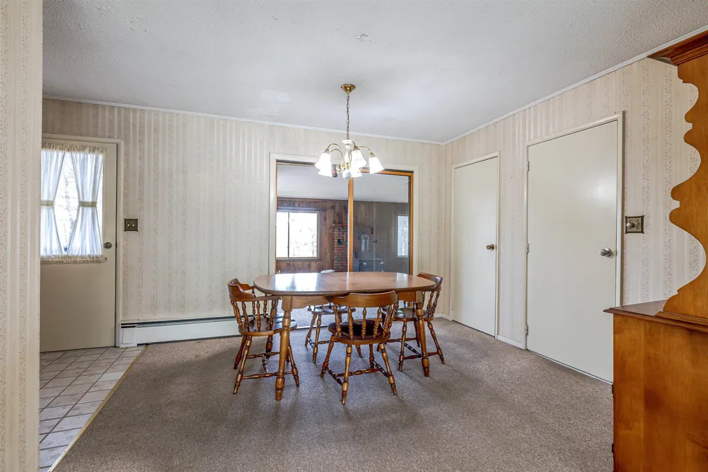 12 Birch Hill Road Hooksett NH 03106