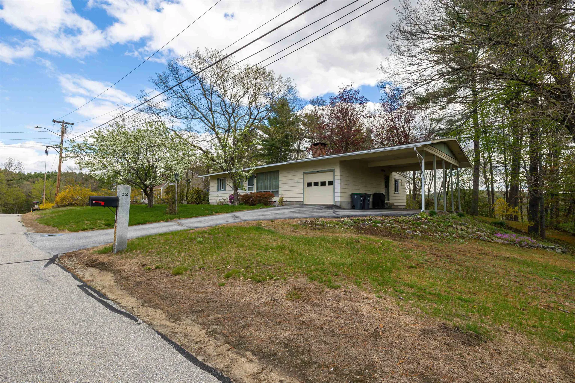 12 Birch Hill Road Hooksett NH 03106