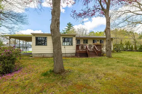 12 Birch Hill Road Hooksett NH 03106
