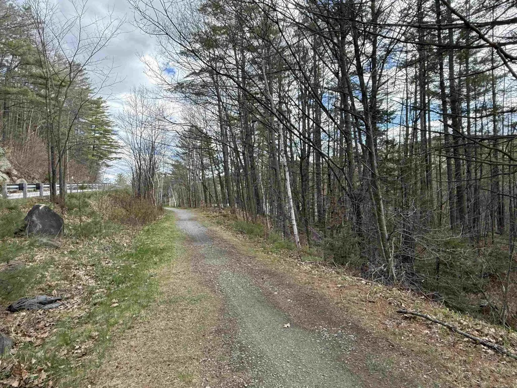 Tunnel Road Grafton NH 03240