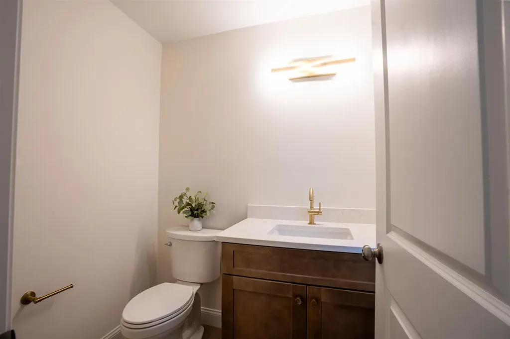 106 Lock Street Nashua NH 03064