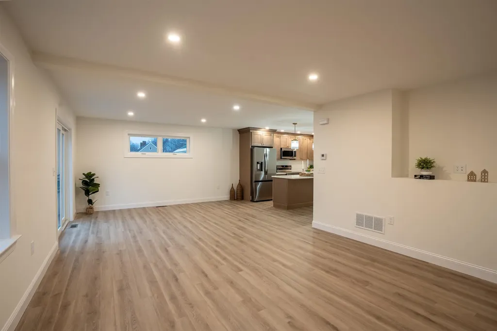 106 Lock Street Nashua NH 03064
