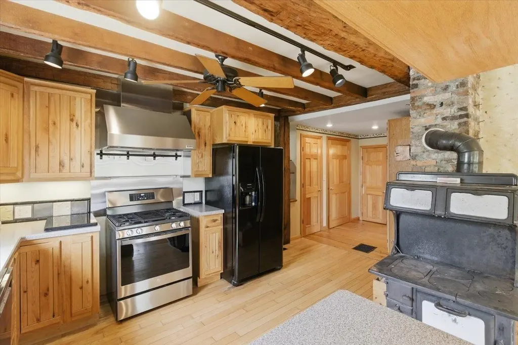 2154 Us Route 7 Pownal VT 05261