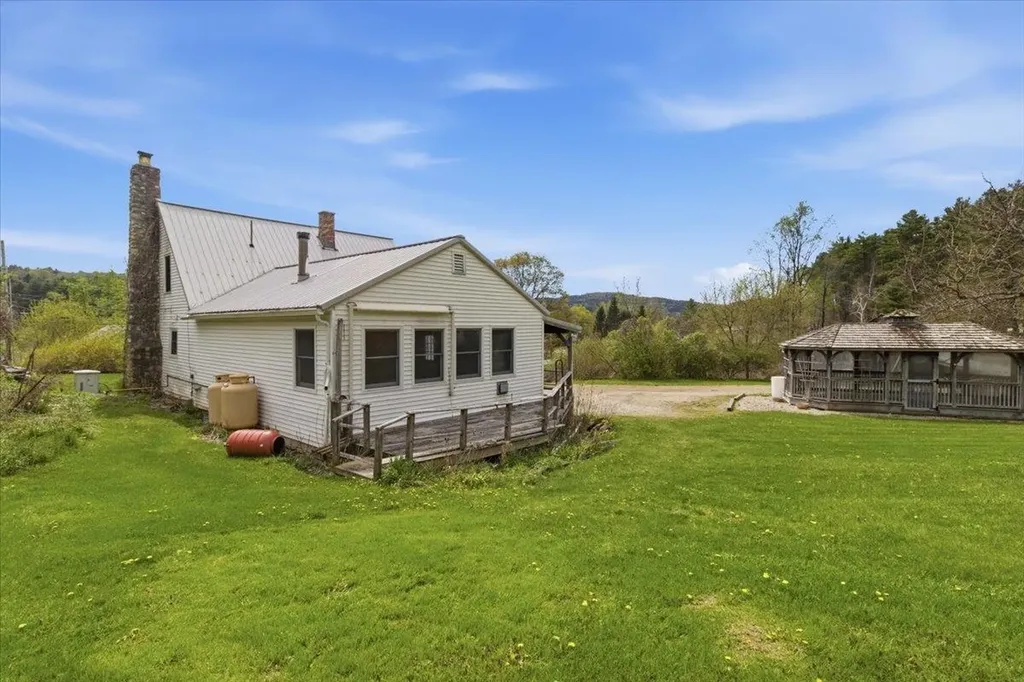 2154 Us Route 7 Pownal VT 05261
