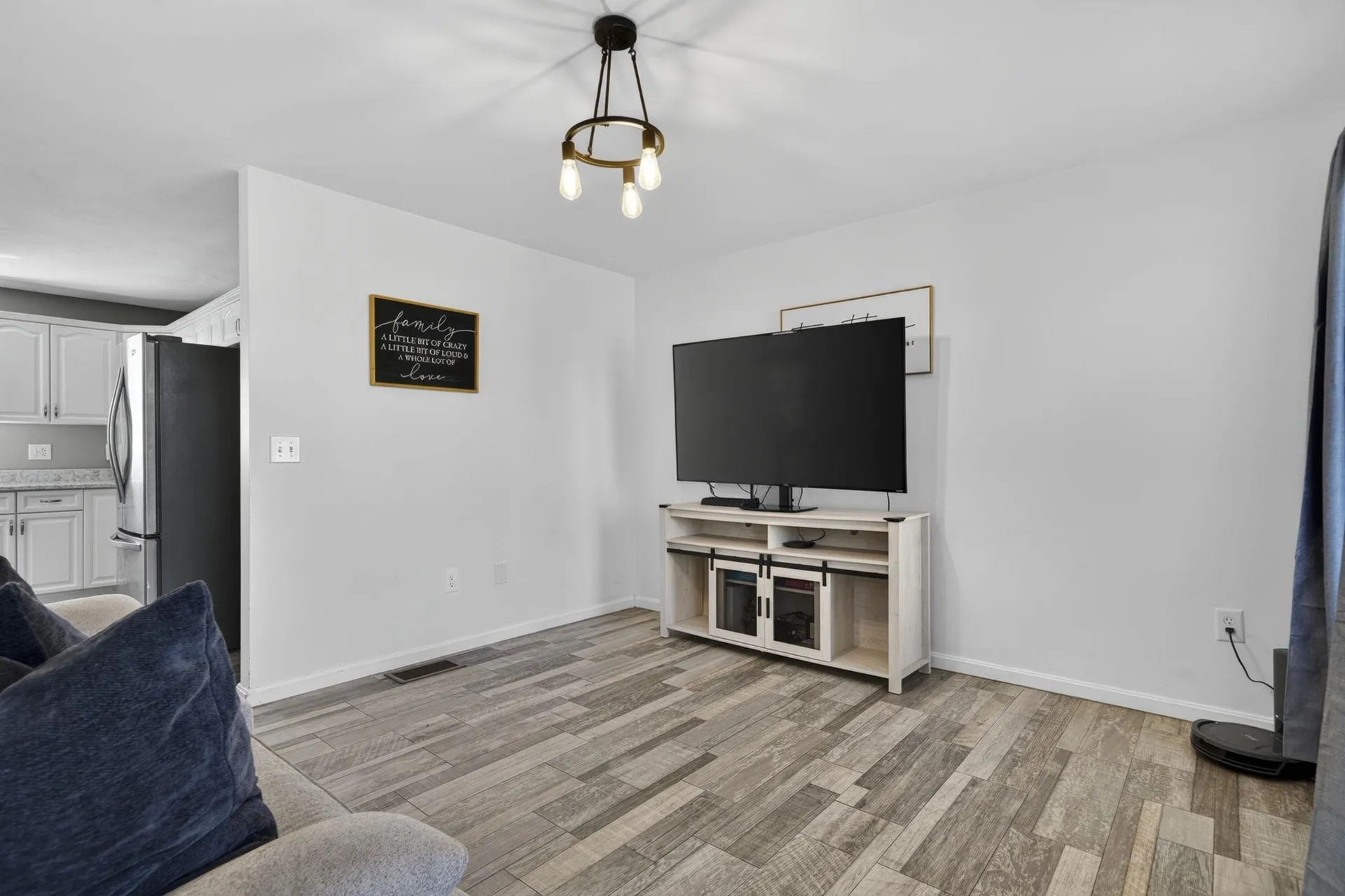 54 Pine Hill Road Nashua NH 03063