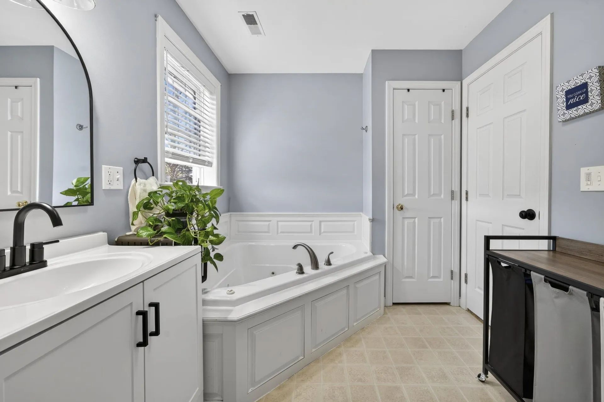 54 Pine Hill Road Nashua NH 03063