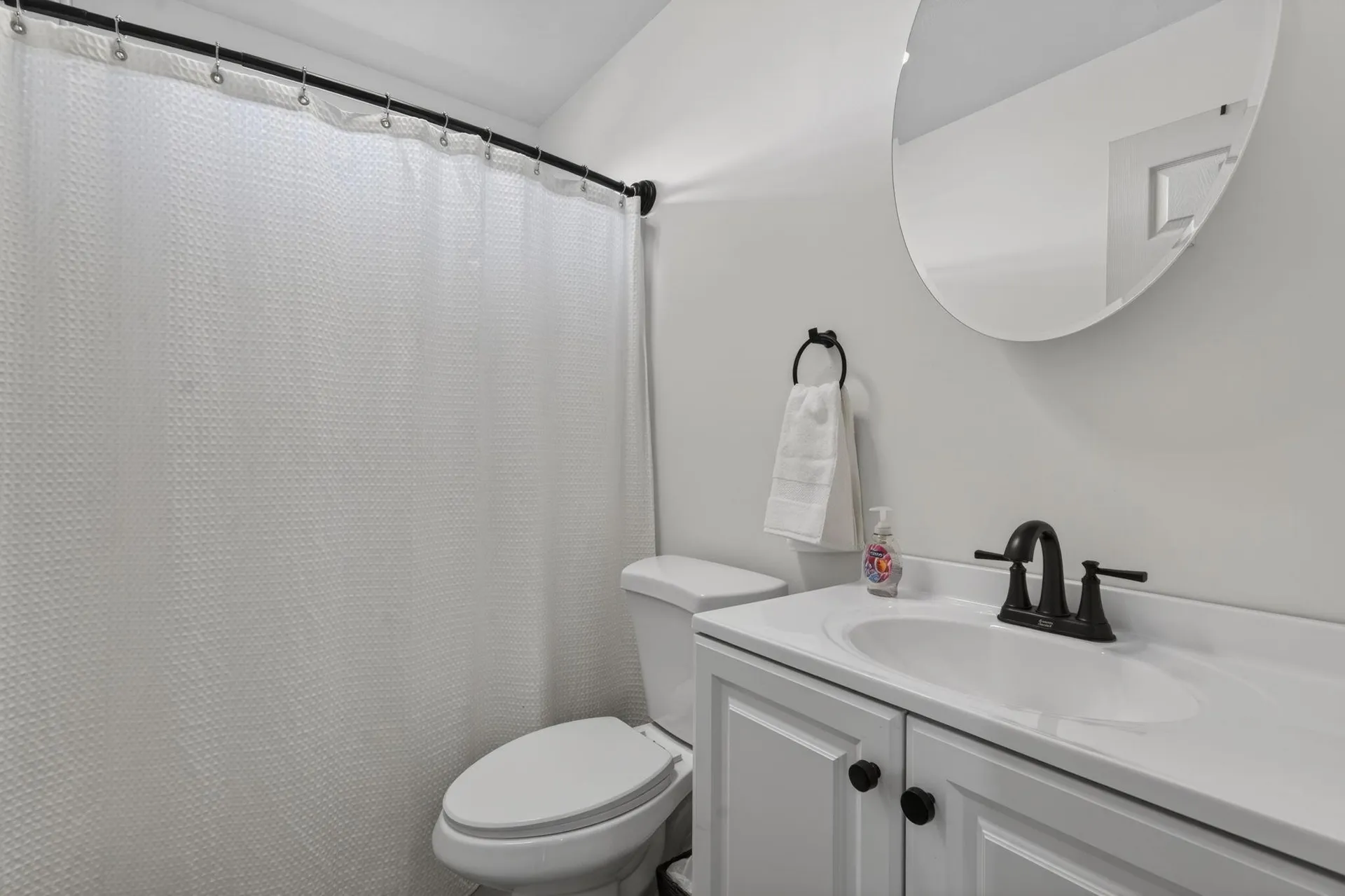 54 Pine Hill Road Nashua NH 03063