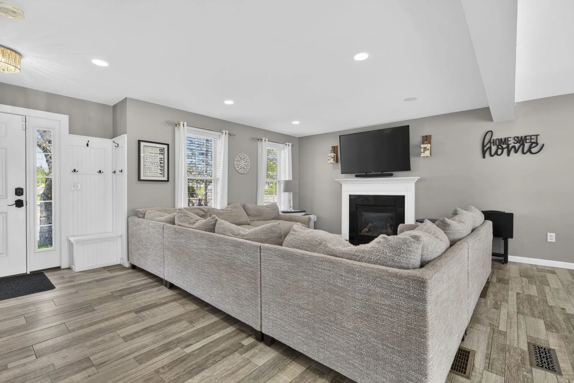 54 Pine Hill Road Nashua NH 03063
