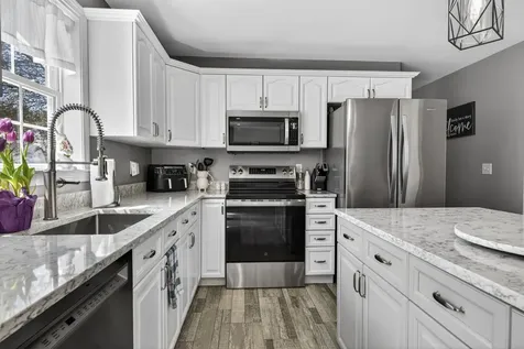 54 Pine Hill Road Nashua NH 03063