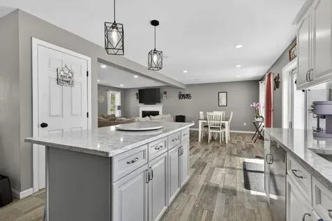 54 Pine Hill Road Nashua NH 03063