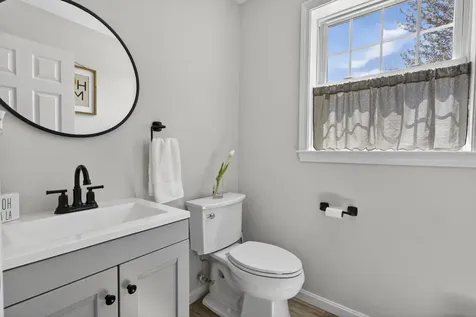 54 Pine Hill Road Nashua NH 03063
