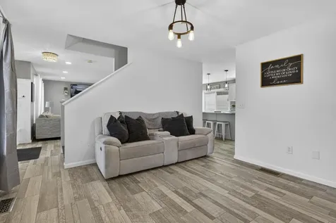 54 Pine Hill Road Nashua NH 03063