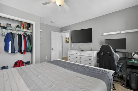 54 Pine Hill Road Nashua NH 03063