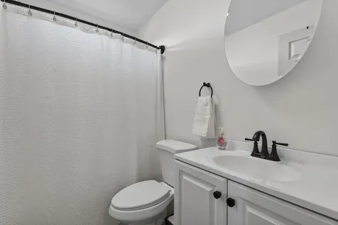 54 Pine Hill Road Nashua NH 03063