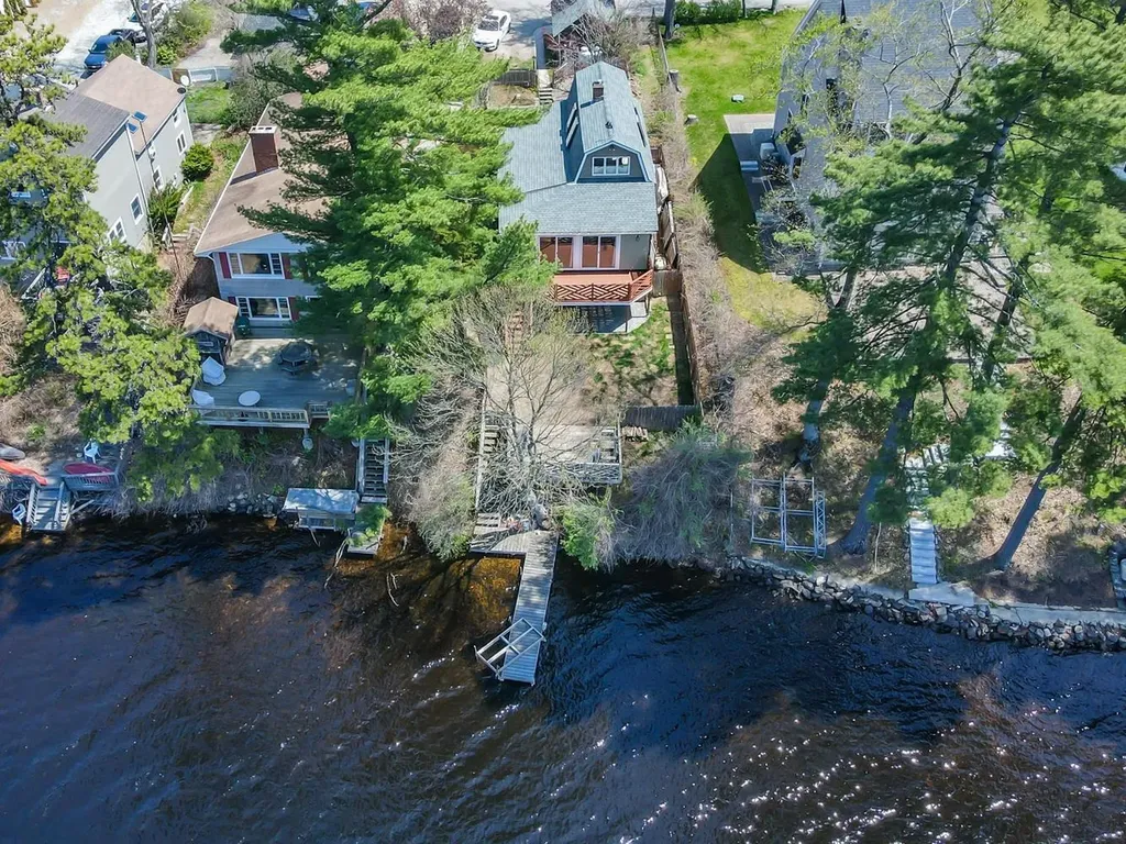14 Marcoux Road Newton NH 03858