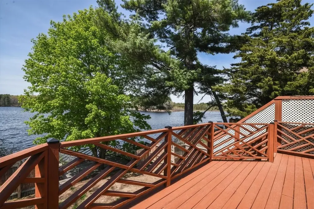 14 Marcoux Road Newton NH 03858