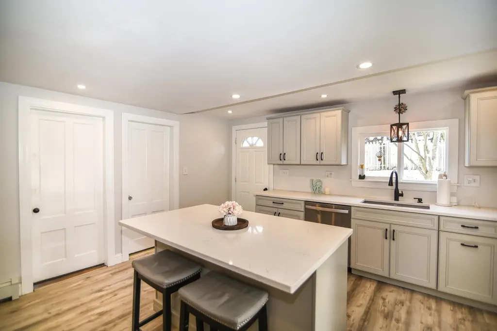 14 Marcoux Road Newton NH 03858