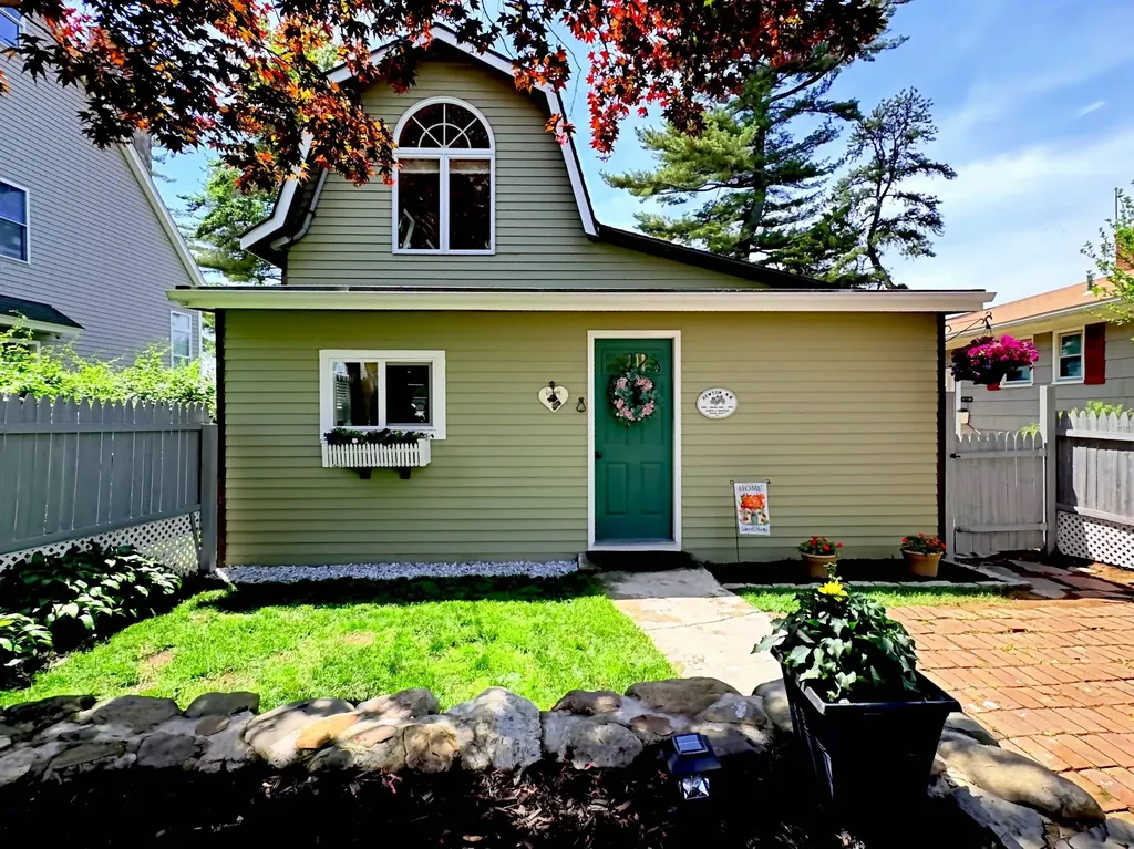 14 Marcoux Road Newton NH 03858