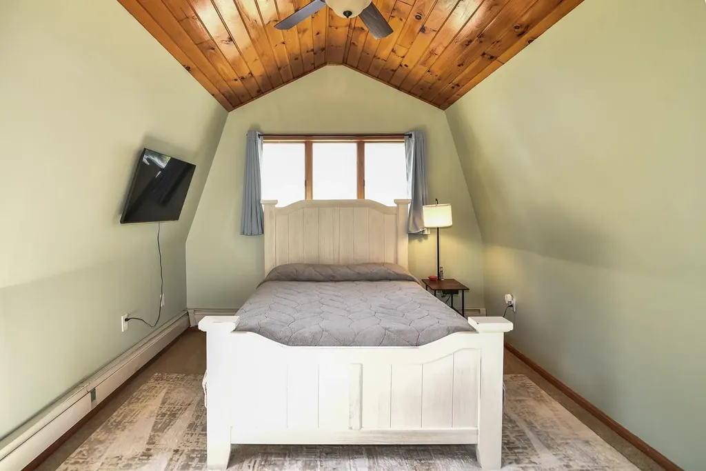 14 Marcoux Road Newton NH 03858