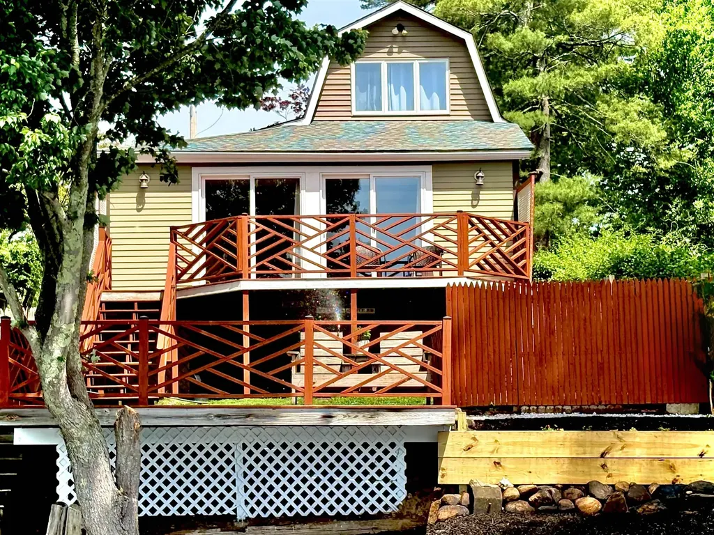 14 Marcoux Road Newton NH 03858