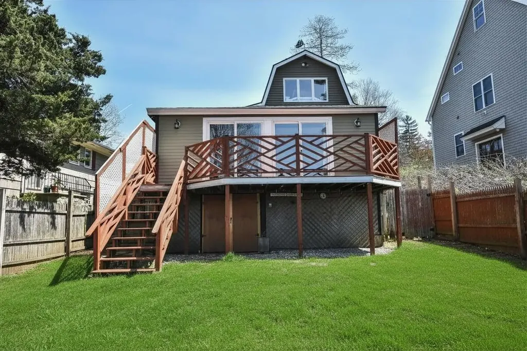 14 Marcoux Road Newton NH 03858