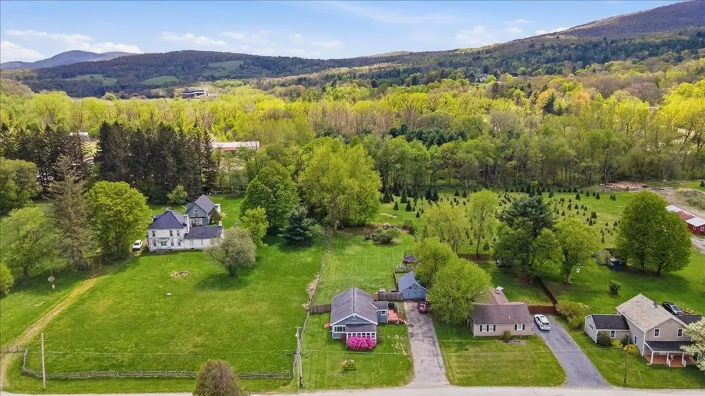 215 Orchard Street Pownal VT 05261