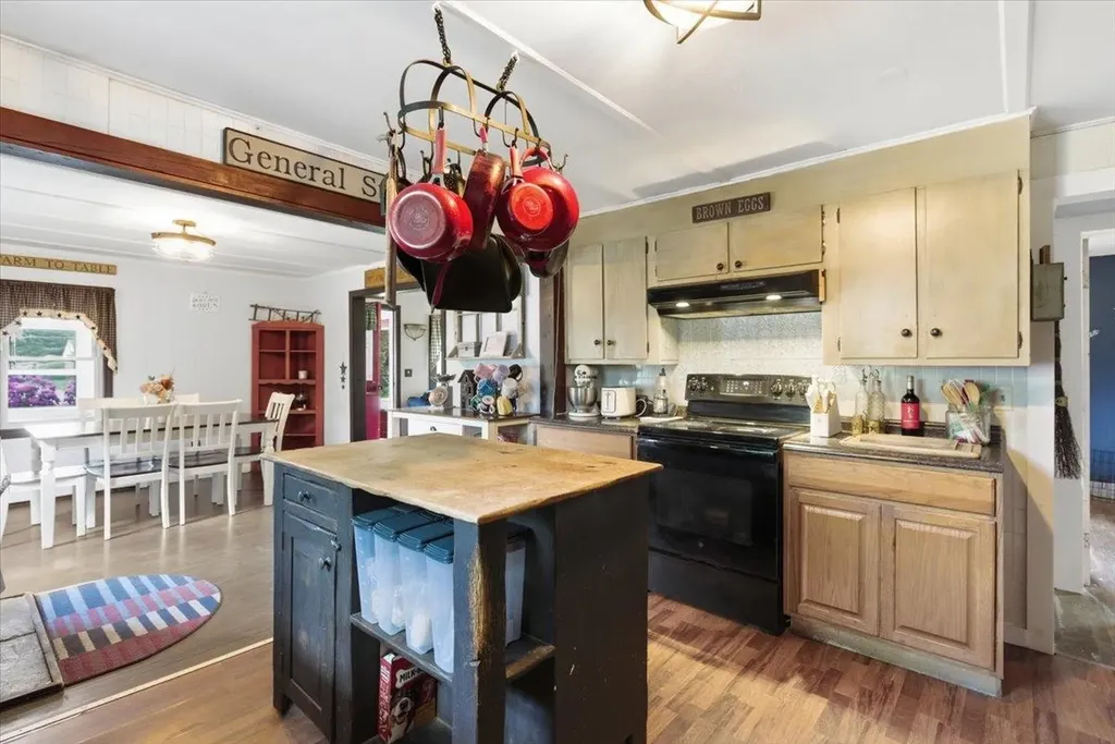 215 Orchard Street Pownal VT 05261