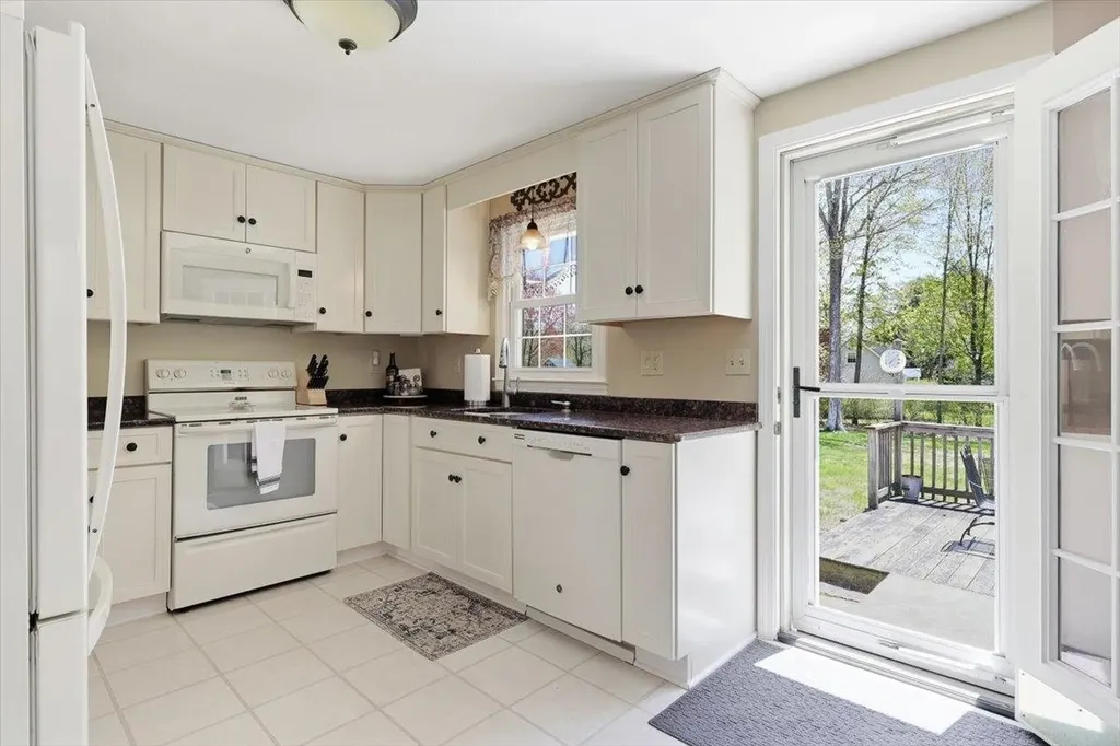 24 Souhegan Drive Merrimack NH 03054