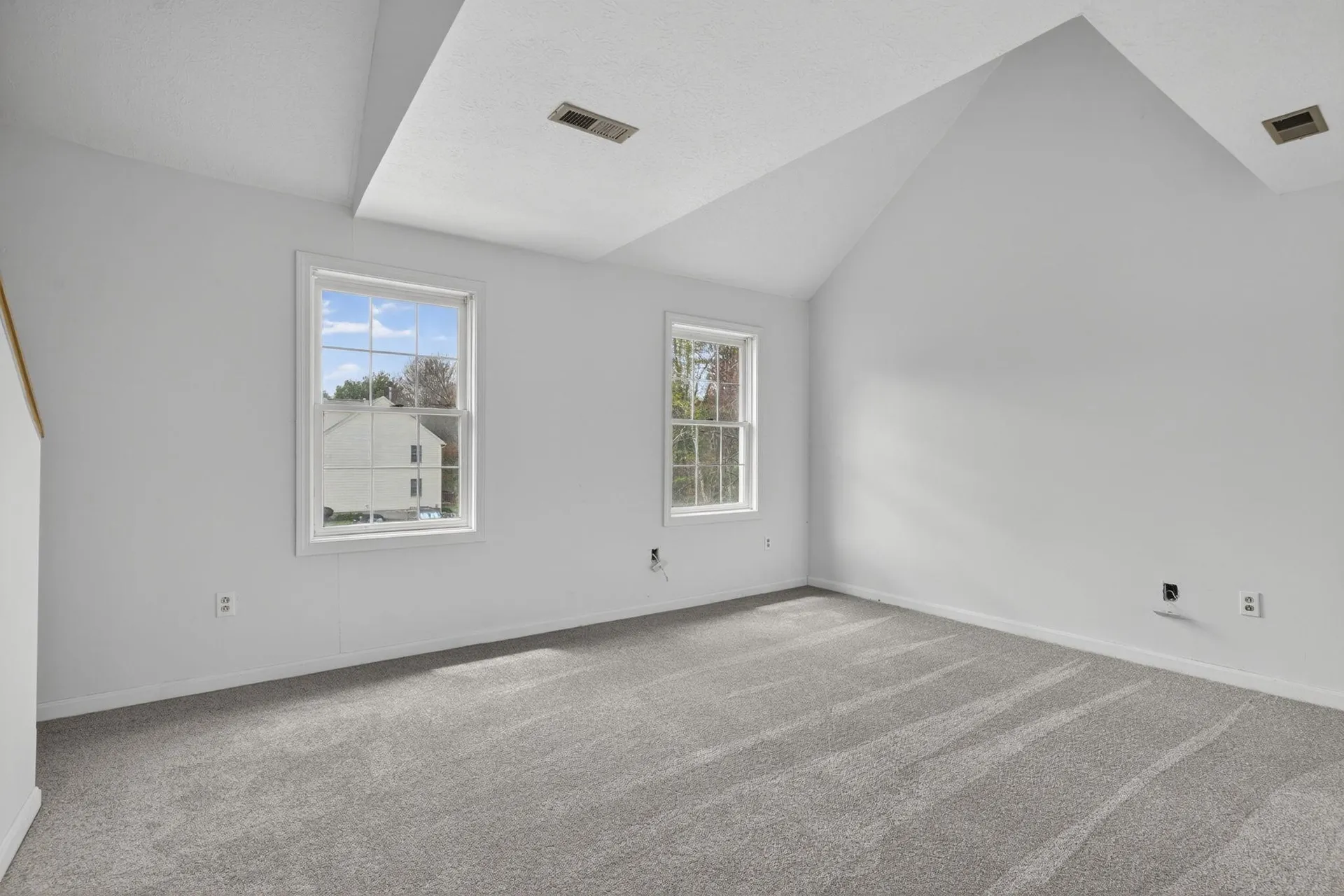 12 Wyndmere Drive Londonderry NH 03053