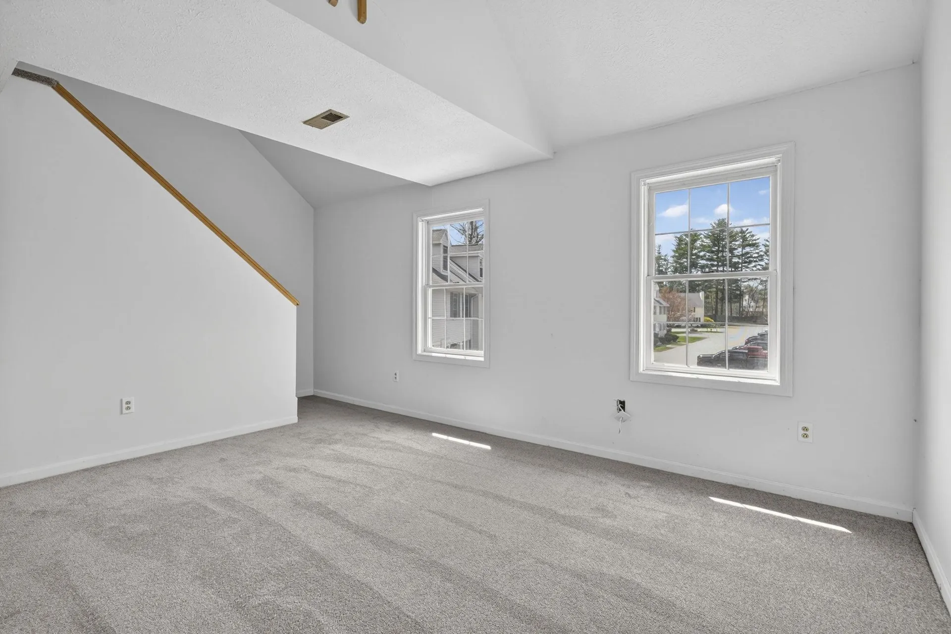 12 Wyndmere Drive Londonderry NH 03053
