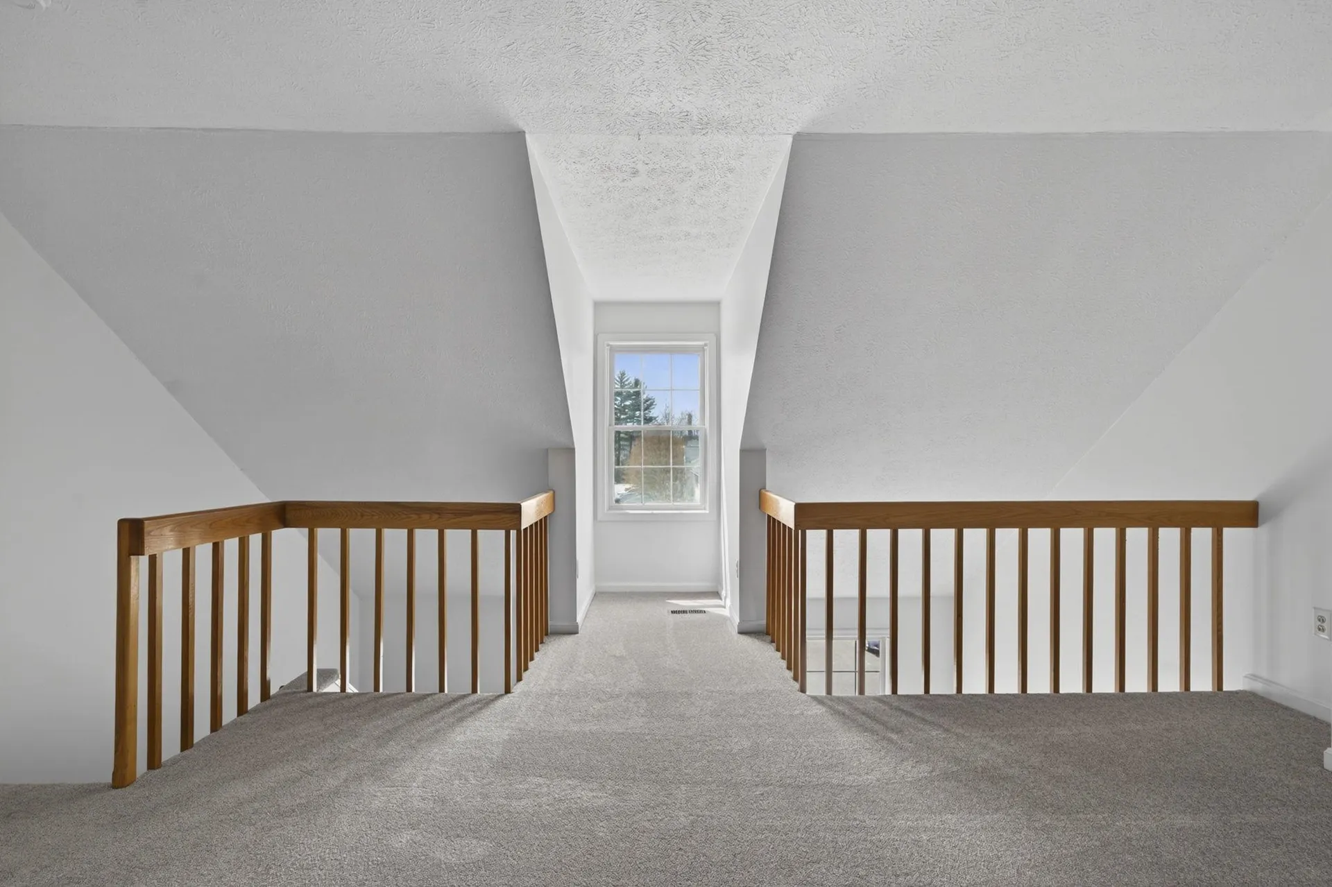 12 Wyndmere Drive Londonderry NH 03053