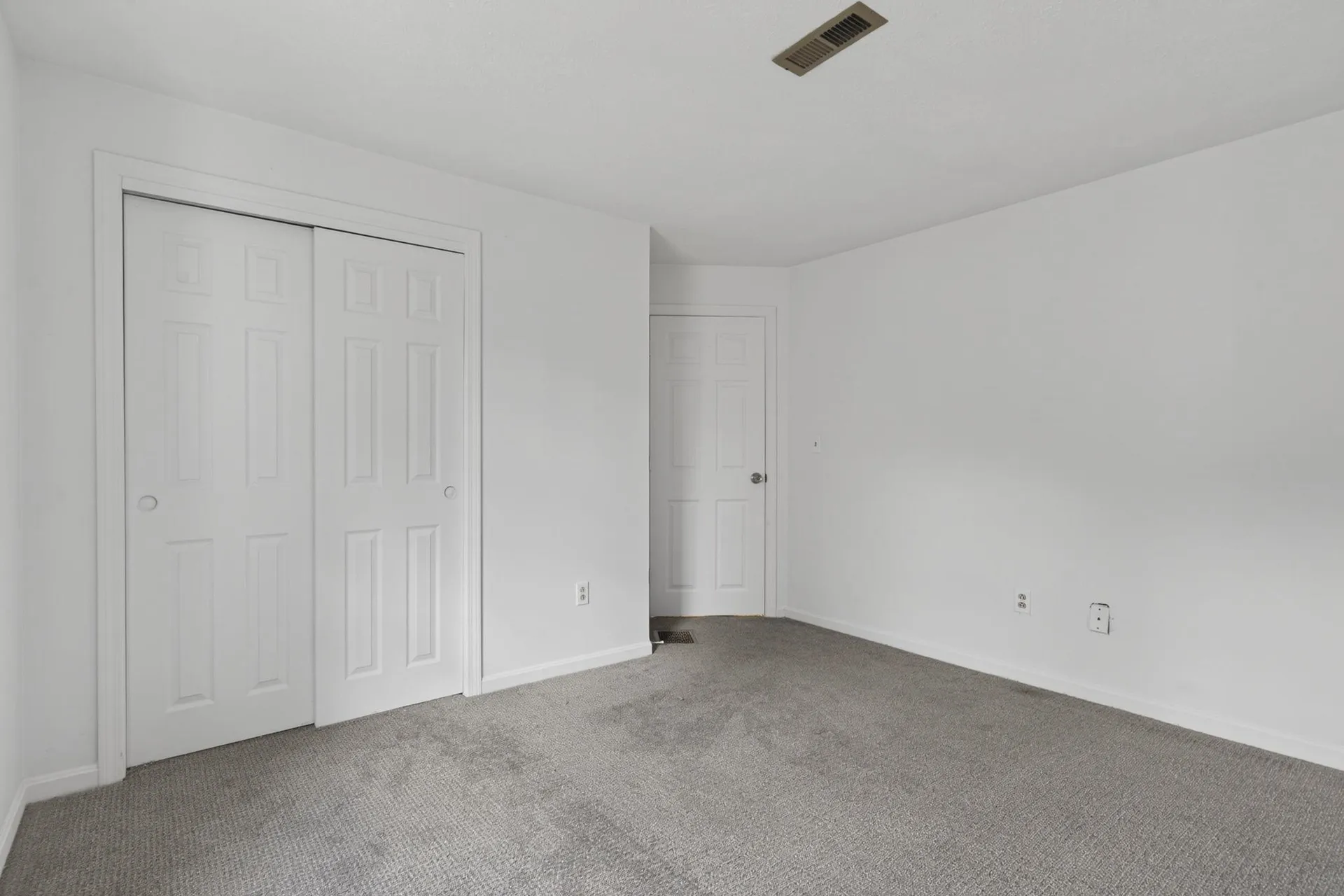 12 Wyndmere Drive Londonderry NH 03053