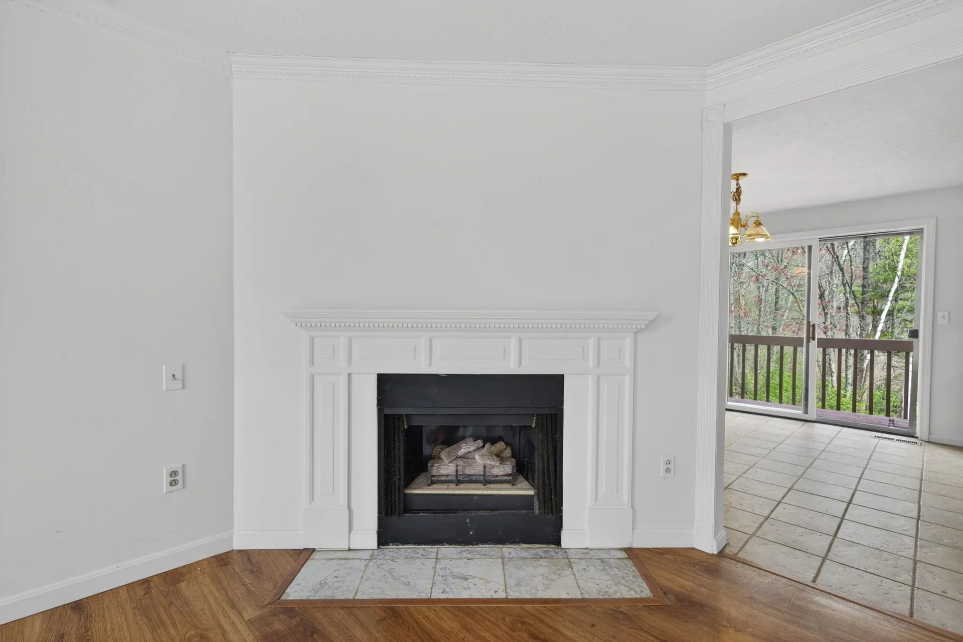 12 Wyndmere Drive Londonderry NH 03053