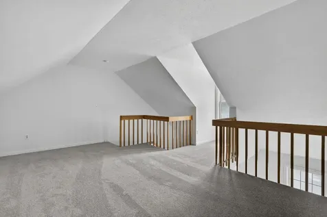 12 Wyndmere Drive Londonderry NH 03053