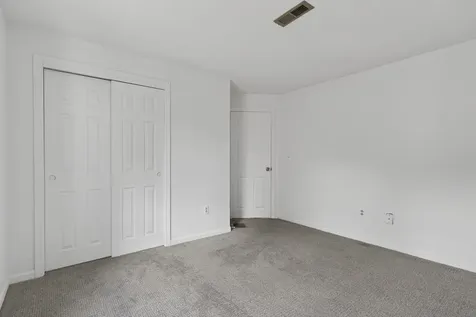 12 Wyndmere Drive Londonderry NH 03053