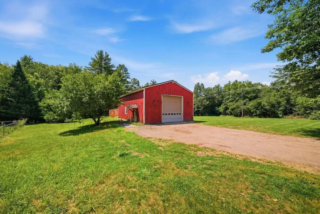 11 Jennifer Lane Weare NH 03281