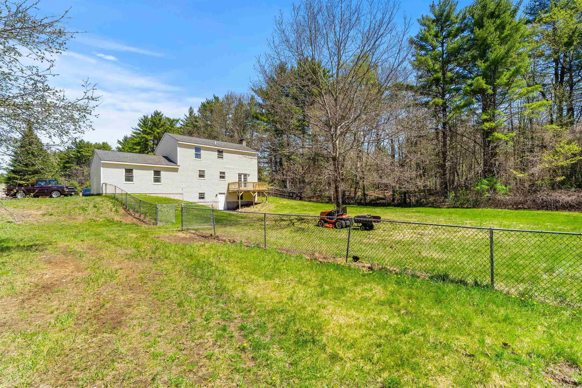11 Jennifer Lane Weare NH 03281