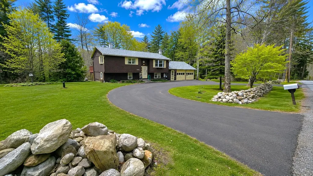 2121 North Road Sunderland VT 05250