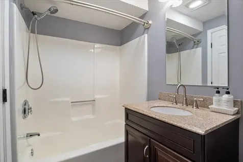 5 Aspen Lane Merrimack NH 03054