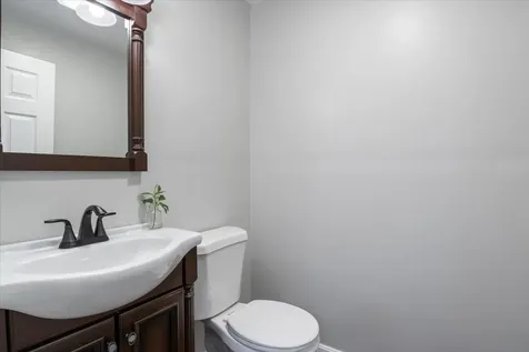 5 Aspen Lane Merrimack NH 03054