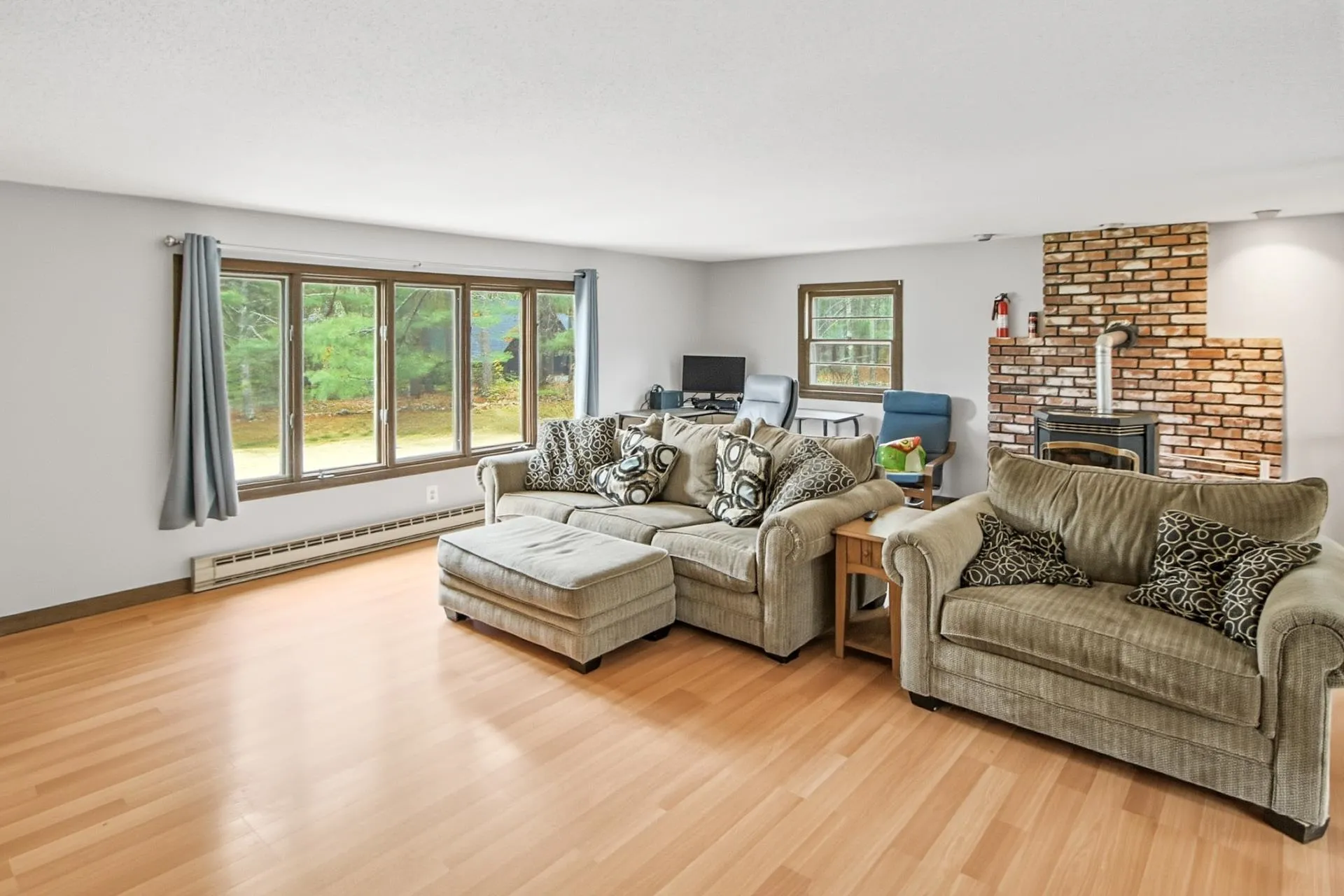 15 Lincoln Street Pelham NH 03076