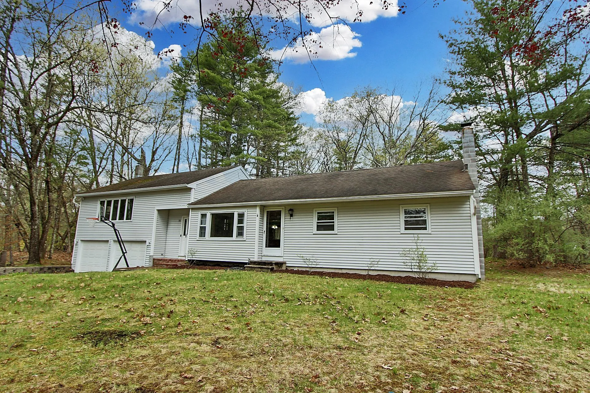 15 Lincoln Street Pelham NH 03076