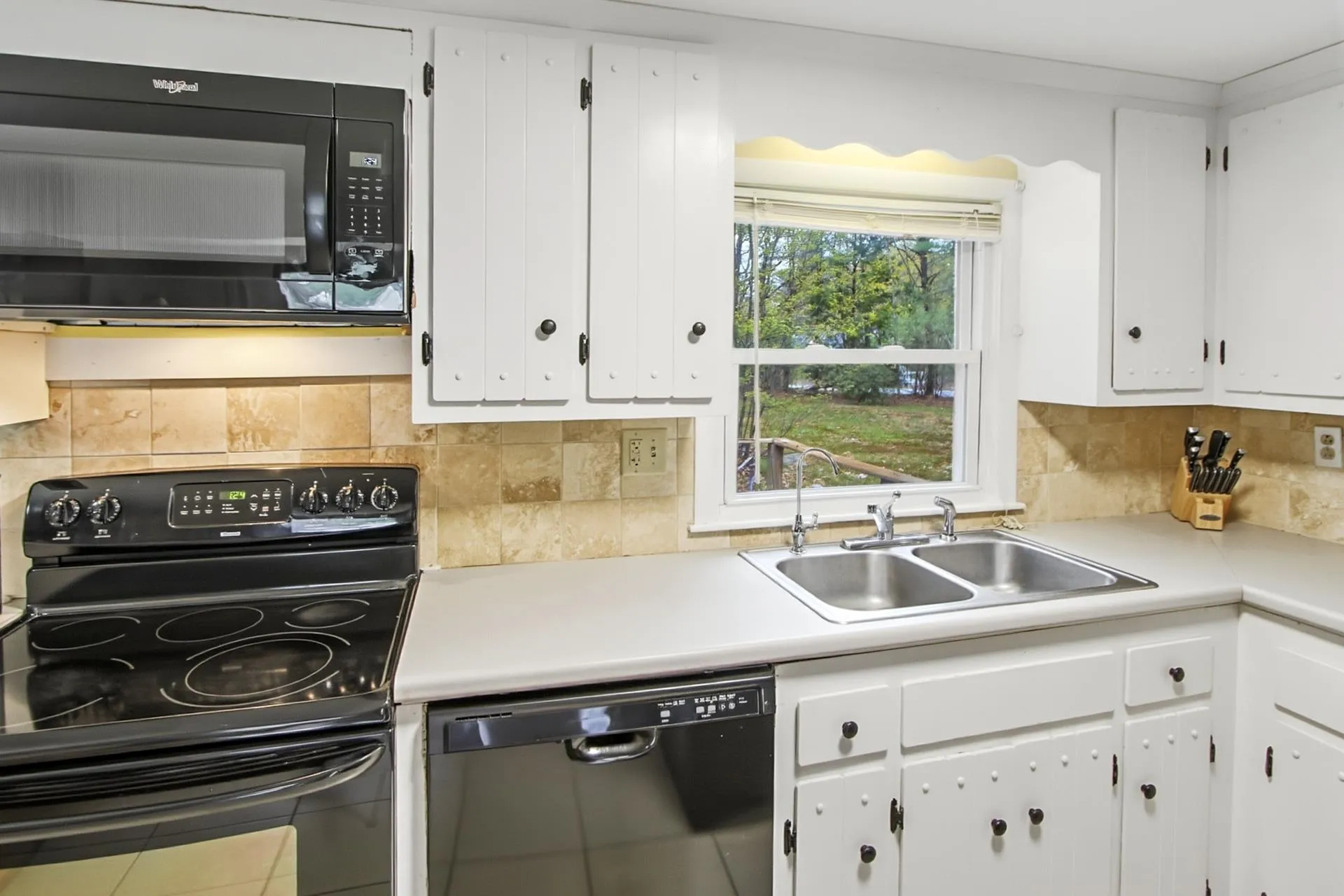 15 Lincoln Street Pelham NH 03076