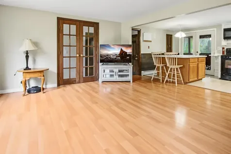15 Lincoln Street Pelham NH 03076