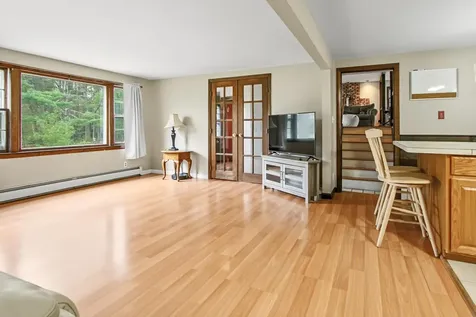 15 Lincoln Street Pelham NH 03076