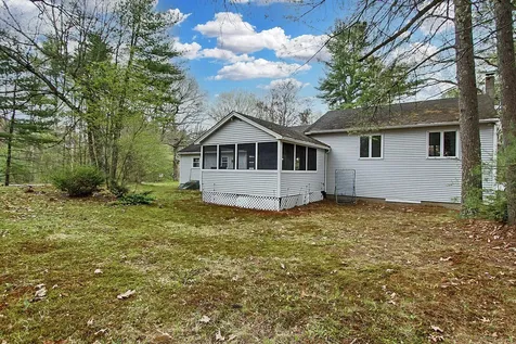 15 Lincoln Street Pelham NH 03076