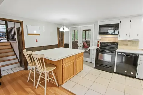 15 Lincoln Street Pelham NH 03076