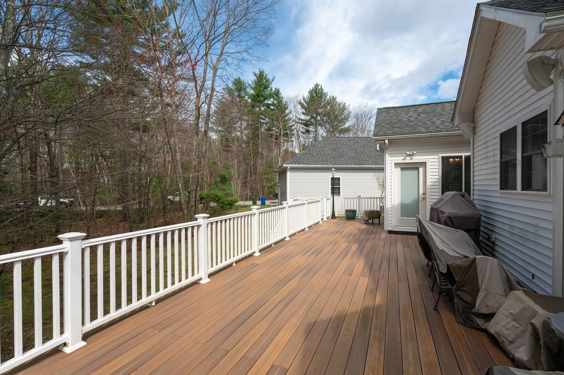 16 Nevins Drive Londonderry NH 03053